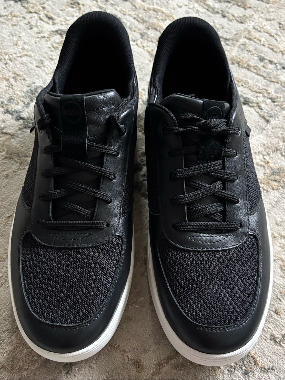 Kizik Oslo Sneakers Shoes NEW Men’s 10.5 Black leather white - Picture 2 of 8